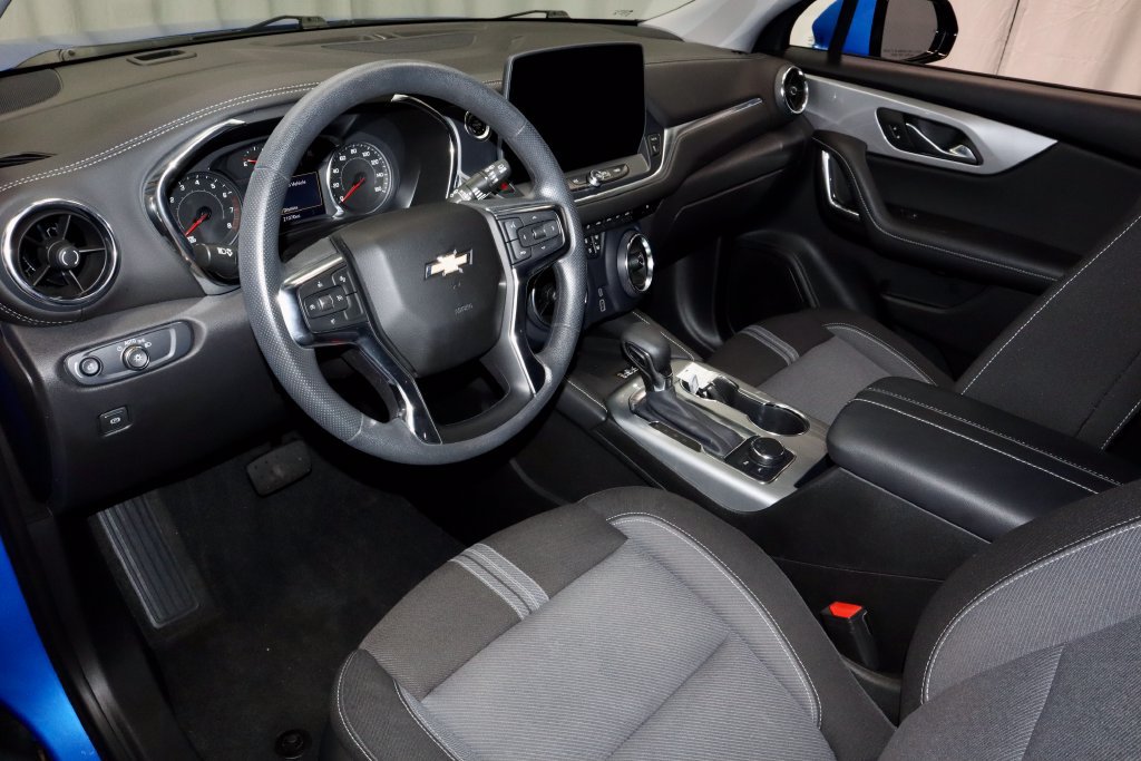 Used 2024 Chevrolet Blazer LT w/ Convenience Package FWD image 25