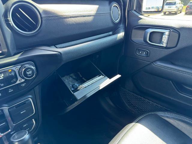 Used 2022 Jeep Wrangler Unlimited Sahara w/ Cold Weather Group image 17