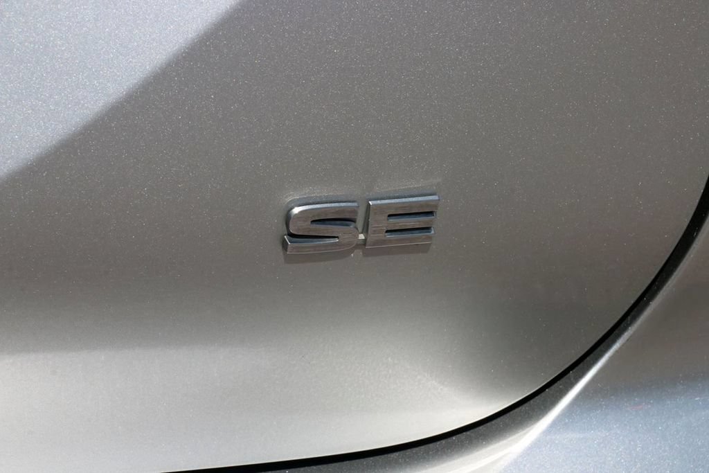 Used 2024 Mitsubishi Outlander SE AWD/4WD image 9