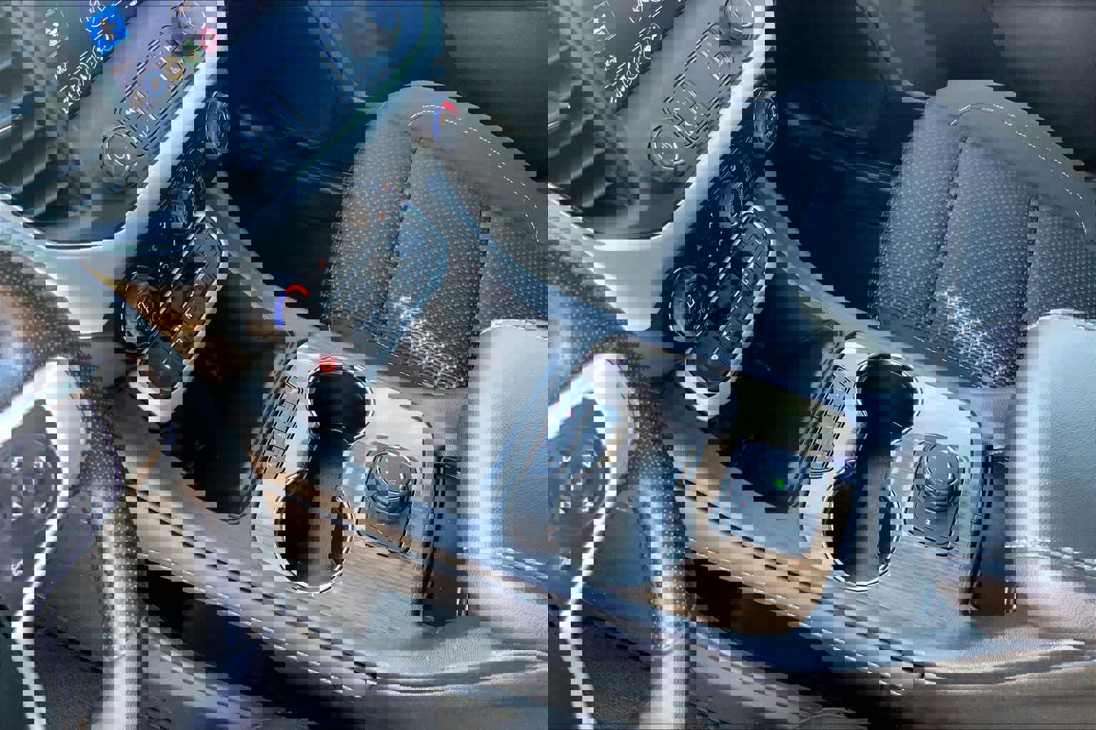 Used 2023 GMC Acadia SLE w/ Elevation Edition image 16