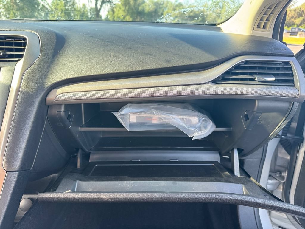 Certified 2019 Ford Fusion SE FWD image 16