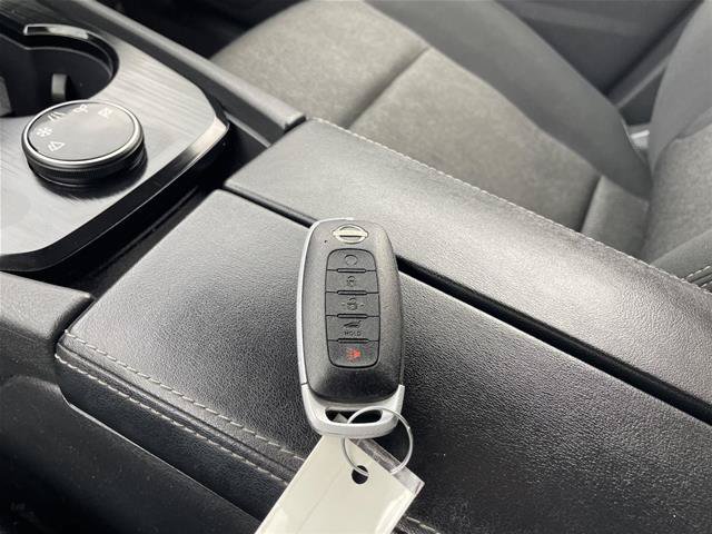 Used 2024 Nissan Rogue SV AWD/4WD image 38