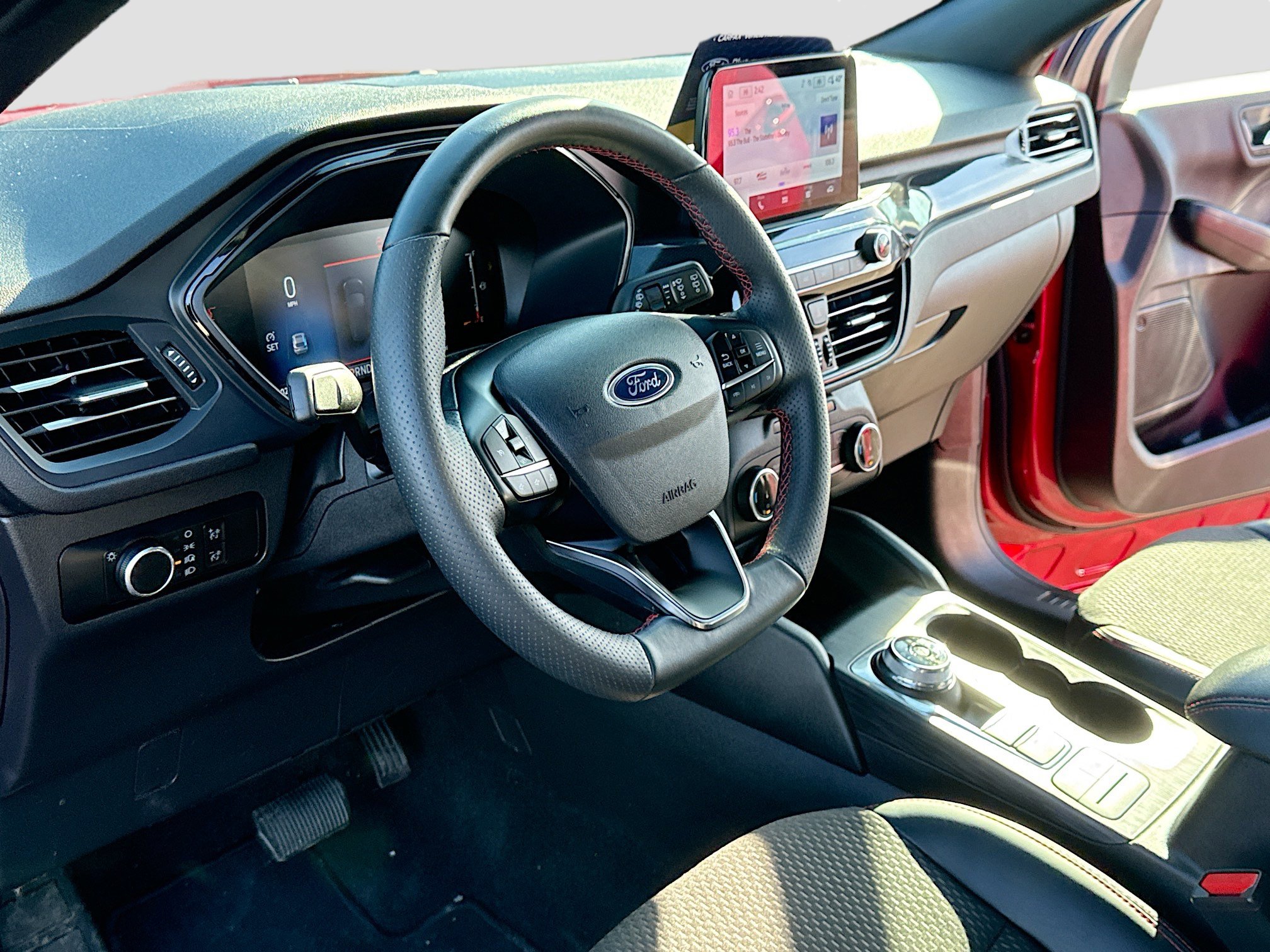 Certified 2025 Ford Escape ST-Line image 4