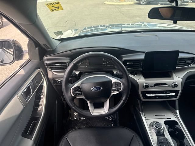 Certified 2023 Ford Explorer XLT w/ Equipment Group 202A AWD/4WD image 13