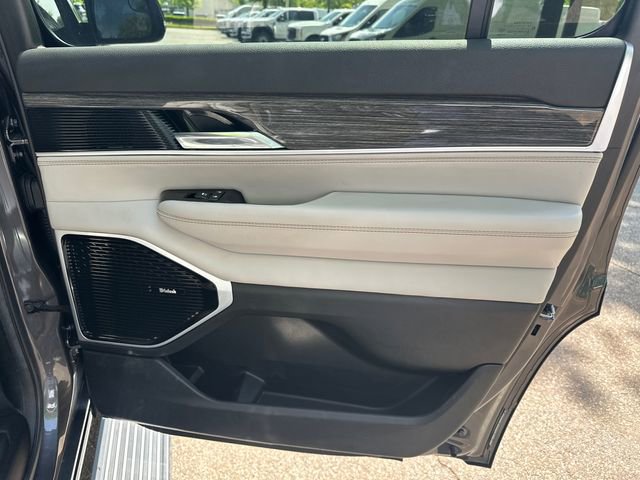 Used 2022 Jeep Wagoneer Series III w/ Premium Group I AWD/4WD image 18