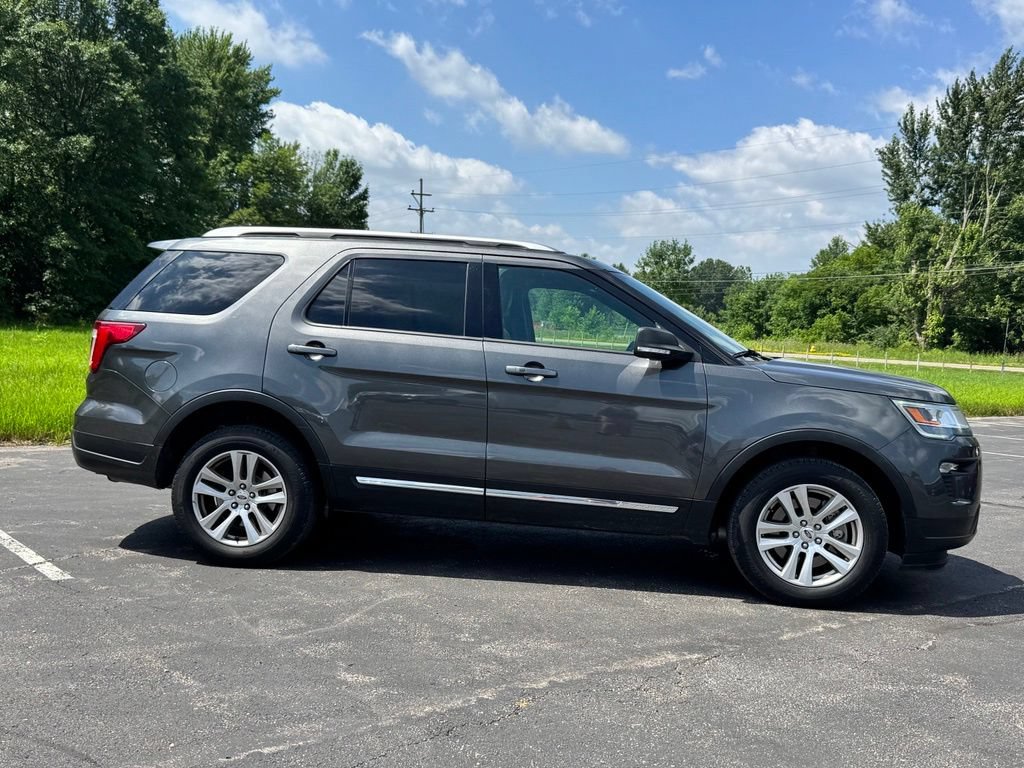 Certified 2019 Ford Explorer XLT w/ Equipment Group 202A AWD/4WD image 5