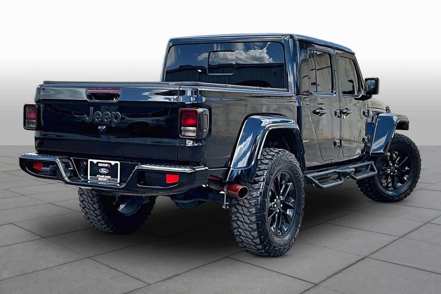 Used 2024 Jeep Gladiator Sport AWD/4WD image 14