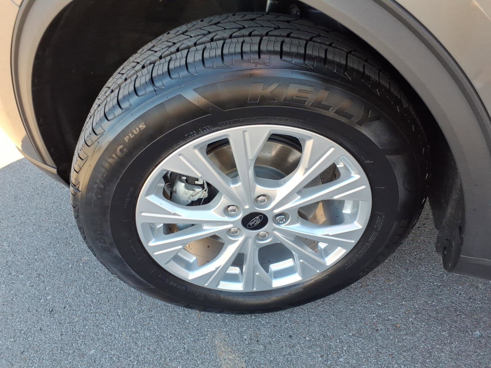 Certified 2024 Ford Escape Active AWD/4WD image 9