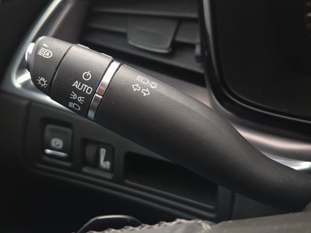 Used 2017 Cadillac XT5 Luxury w/ Driver Awareness Package image 46