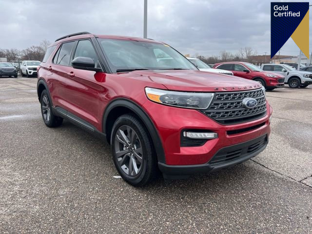 Certified 2024 Ford Explorer XLT w/ Equipment Group 202A