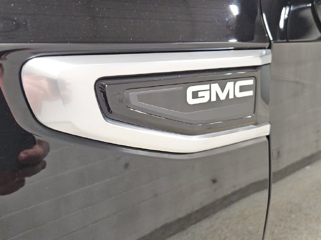 Used 2024 GMC Yukon Denali w/ Advanced Technology Package AWD/4WD image 17