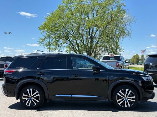 Used 2023 Nissan Pathfinder Platinum w/ Cargo Package AWD/4WD image 39