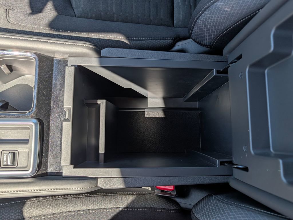Used 2025 Nissan Pathfinder SV FWD image 15