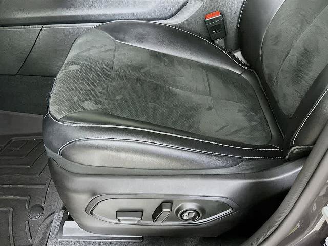 Used 2024 Jeep Grand Cherokee L Altitude RWD image 29