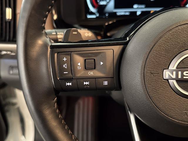 Used 2023 Nissan Pathfinder Platinum AWD/4WD image 19