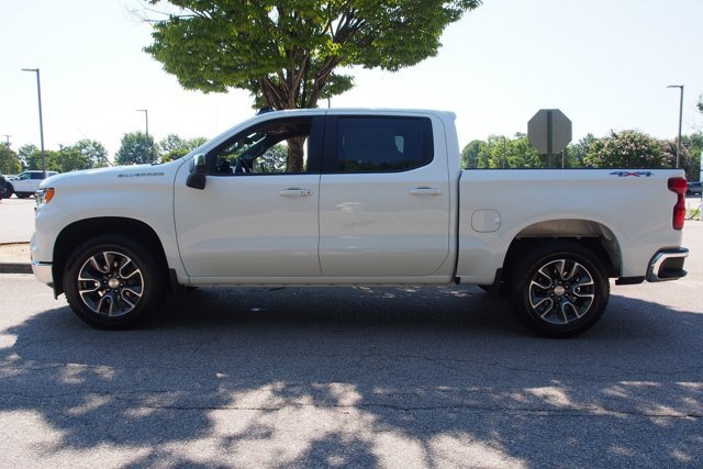 Used 2023 Chevrolet Silverado 1500 LT AWD/4WD image 4