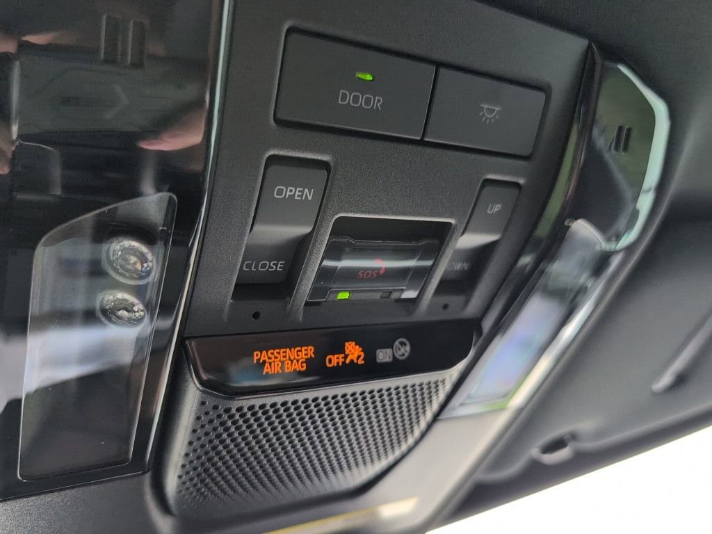 Used 2025 Lexus GX 550 w/ Cold Area Package AWD/4WD image 19