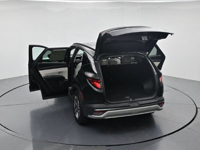 Used 2025 Hyundai Tucson SEL FWD image 40