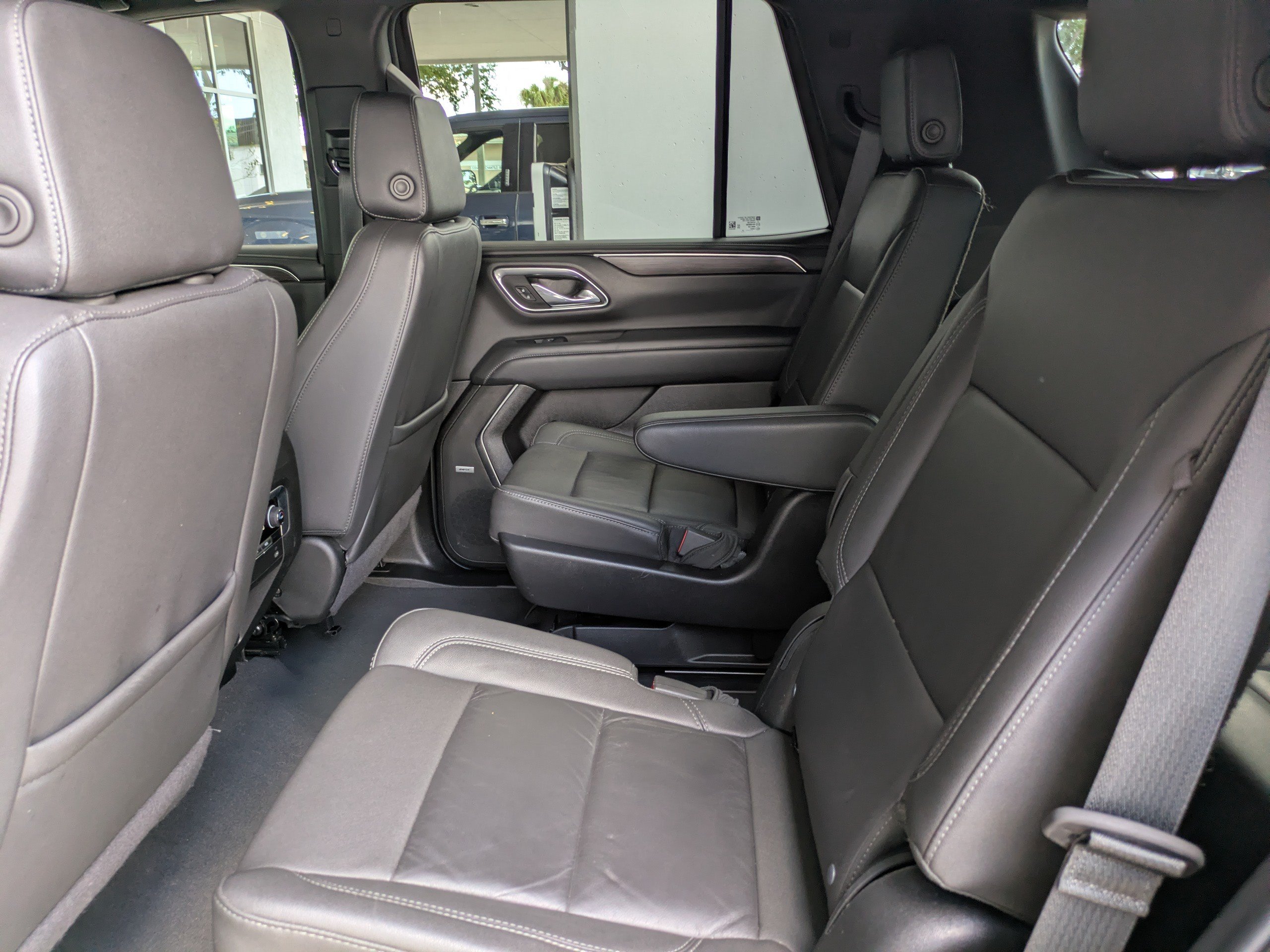 Used 2024 Chevrolet Tahoe LT RWD image 16
