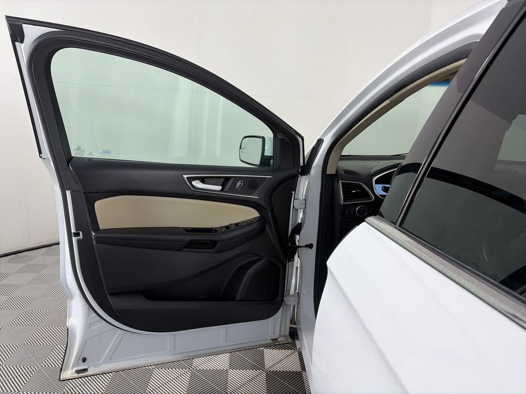 Certified 2017 Ford Edge SEL w/ Equipment Group 201A AWD/4WD image 10