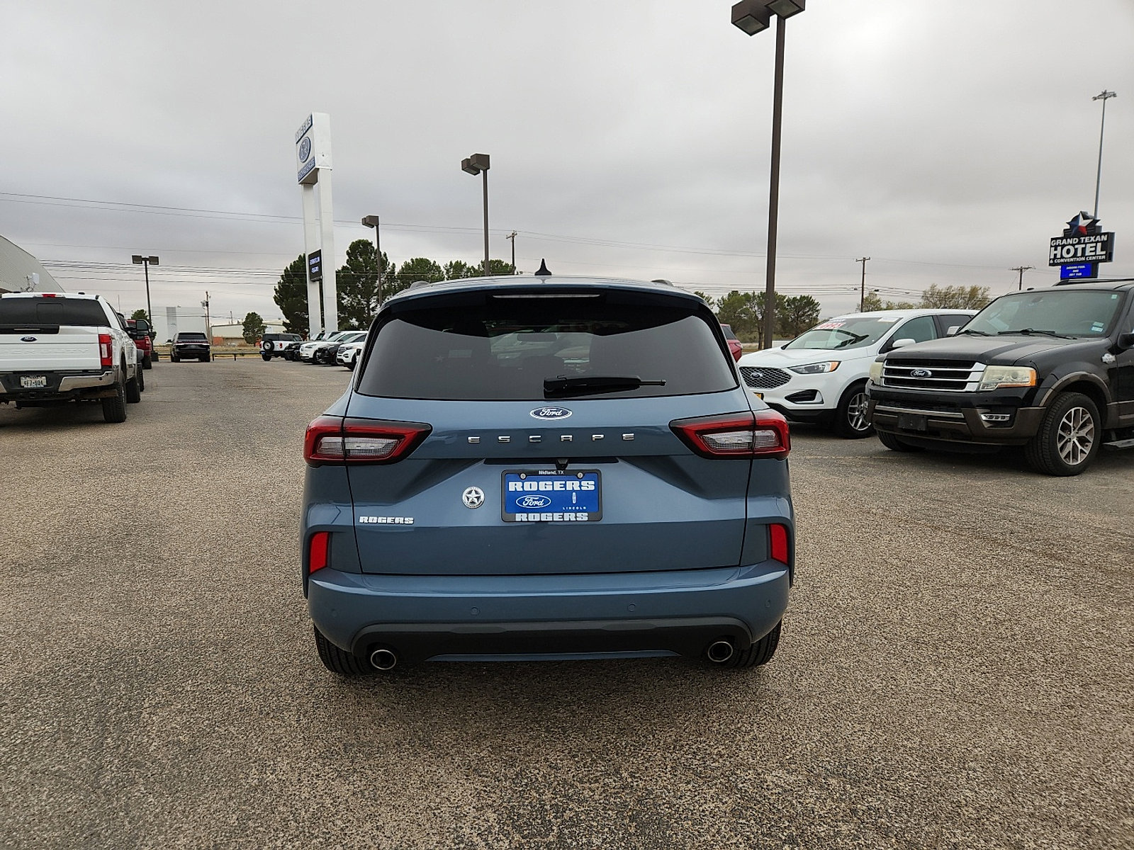 Certified 2024 Ford Escape ST-Line w/ Tech Pack #1 image 6