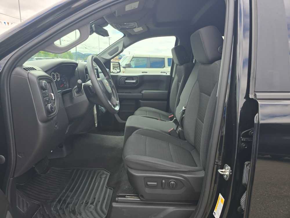 Used 2022 Chevrolet Silverado 1500 Custom w/ LPO, Blackout Package AWD/4WD image 10