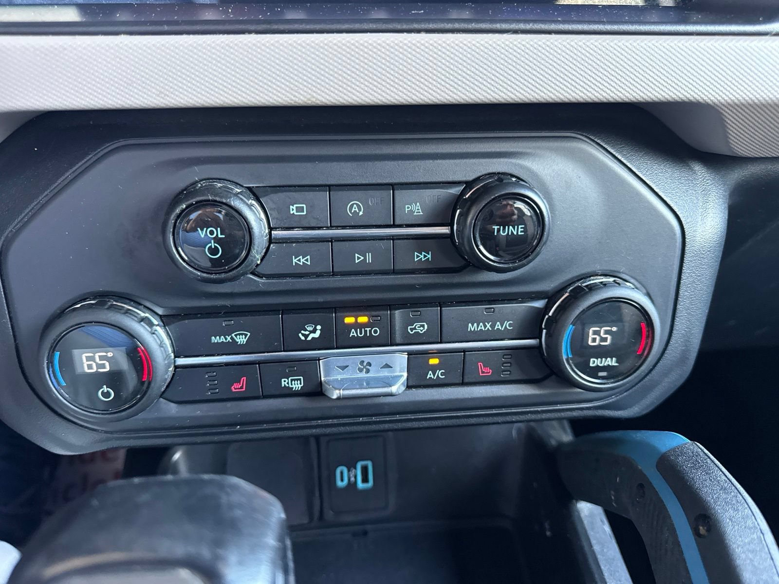 Certified 2023 Ford Bronco Wildtrak AWD/4WD image 33