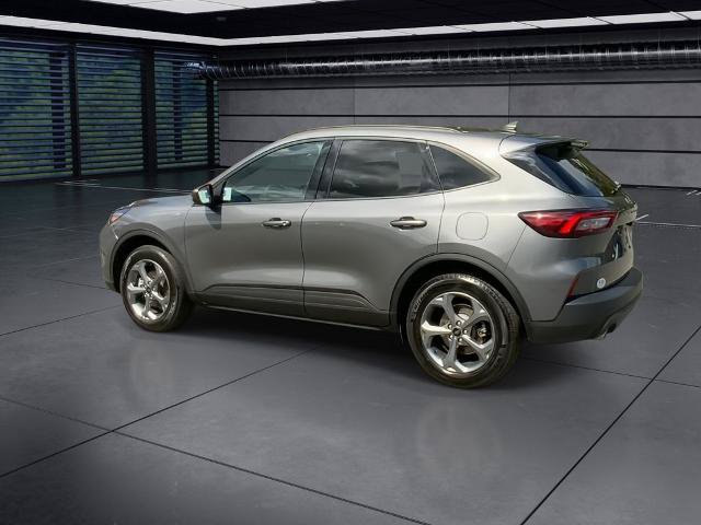 Certified 2025 Ford Escape ST-Line Select AWD/4WD image 9