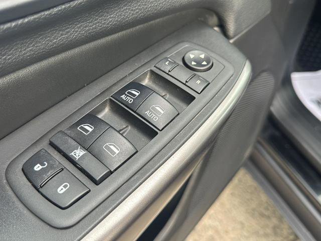 Used 2019 Jeep Cherokee Latitude Plus w/ Comfort/Convenience Group image 11