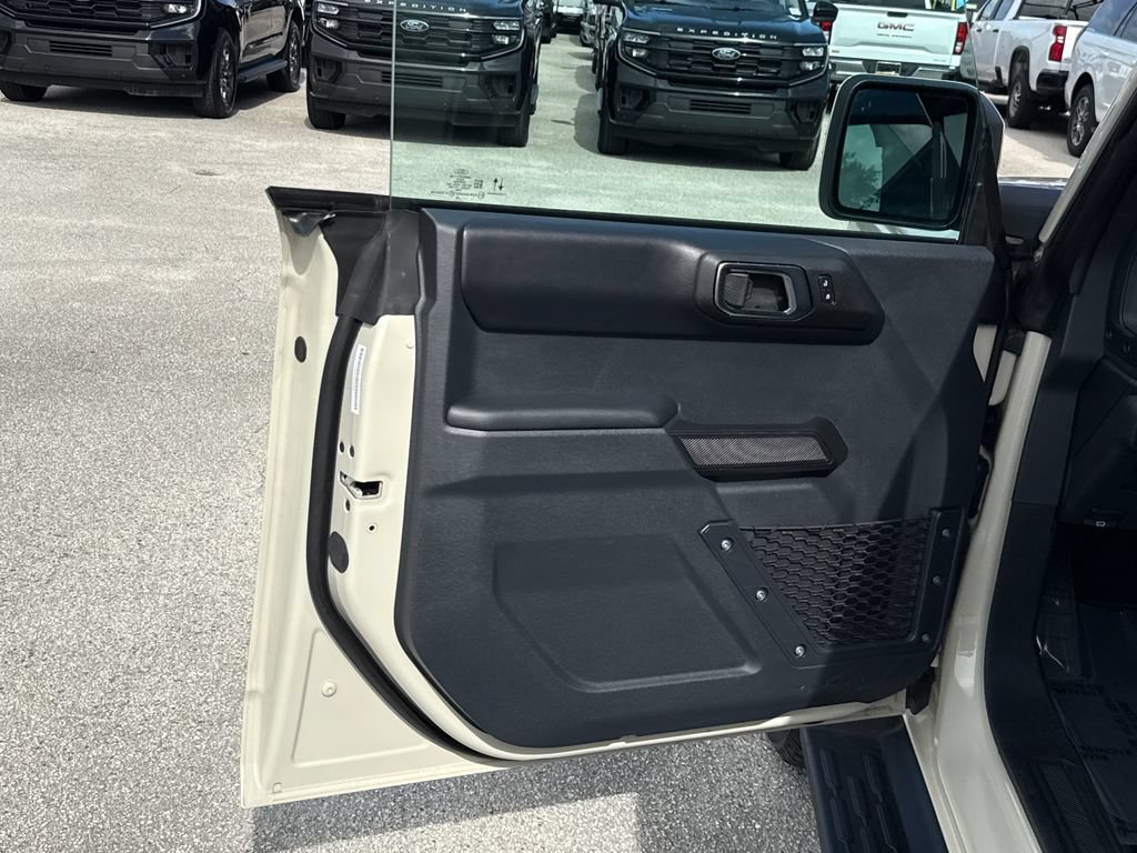 Certified 2025 Ford Bronco Outer Banks AWD/4WD image 13