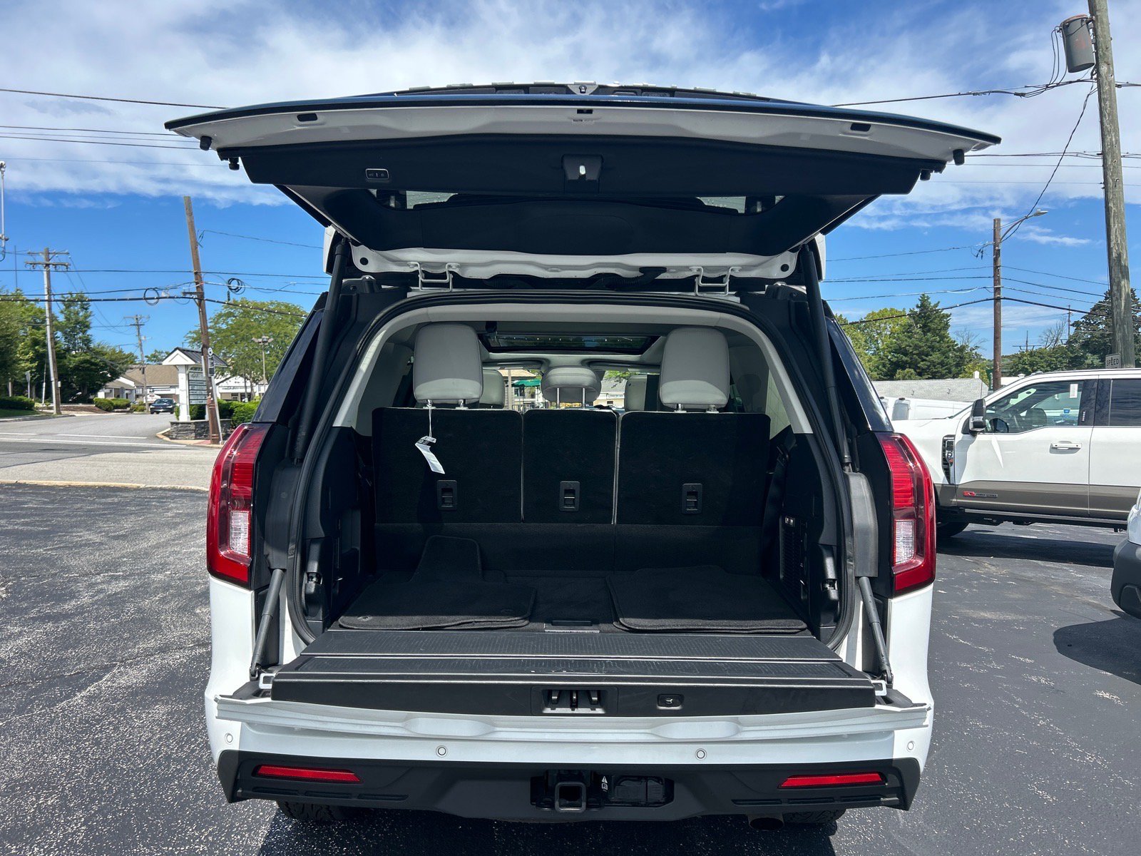 Certified 2025 Ford Expedition Active AWD/4WD image 18