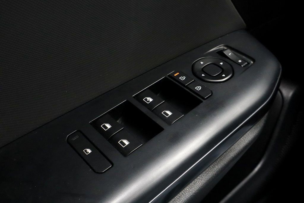 Used 2025 Kia K4 LXS image 25