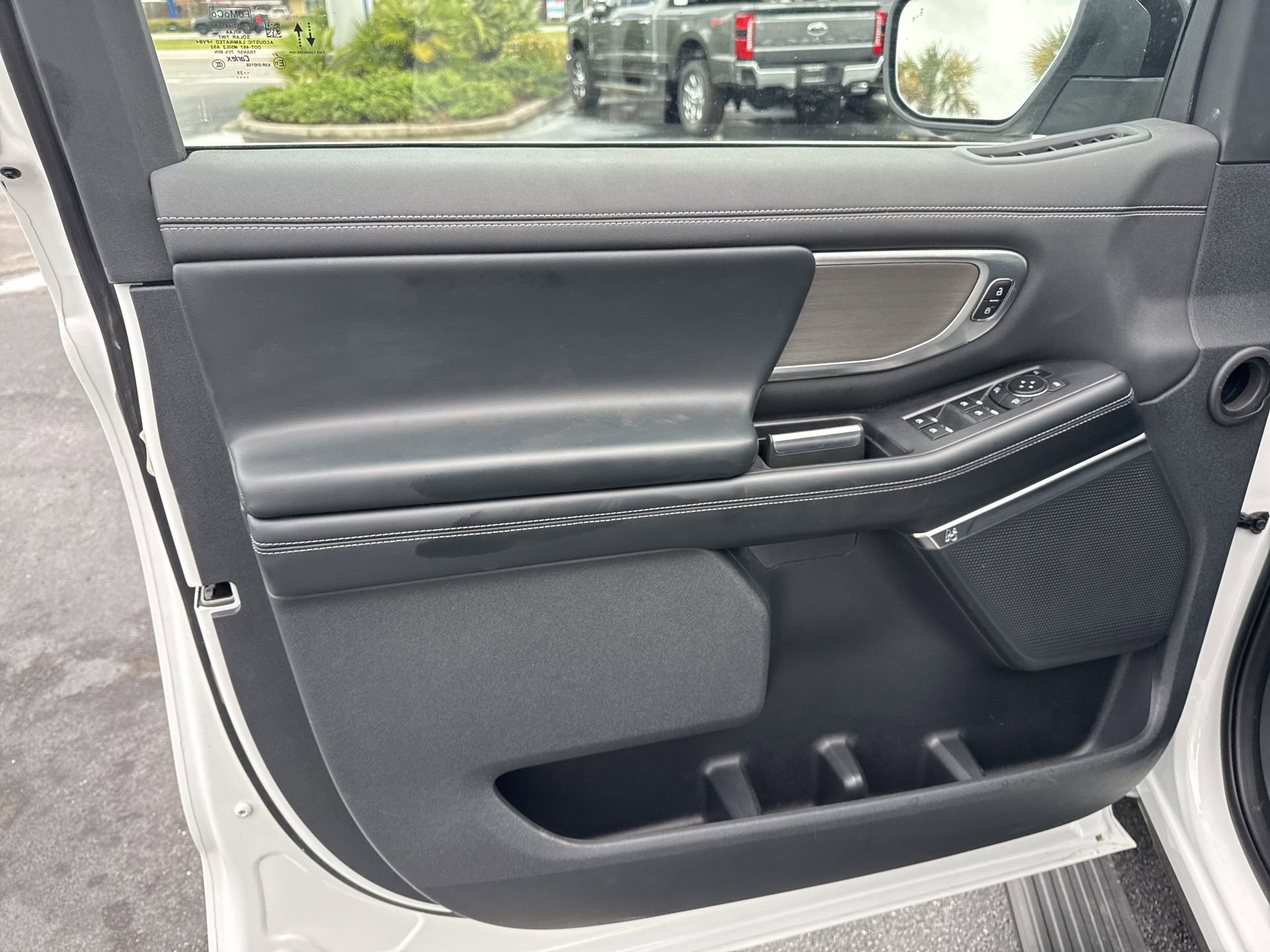 Certified 2025 Ford Expedition Max Platinum image 15