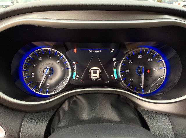 Used 2024 Chrysler Pacifica Touring-L image 26