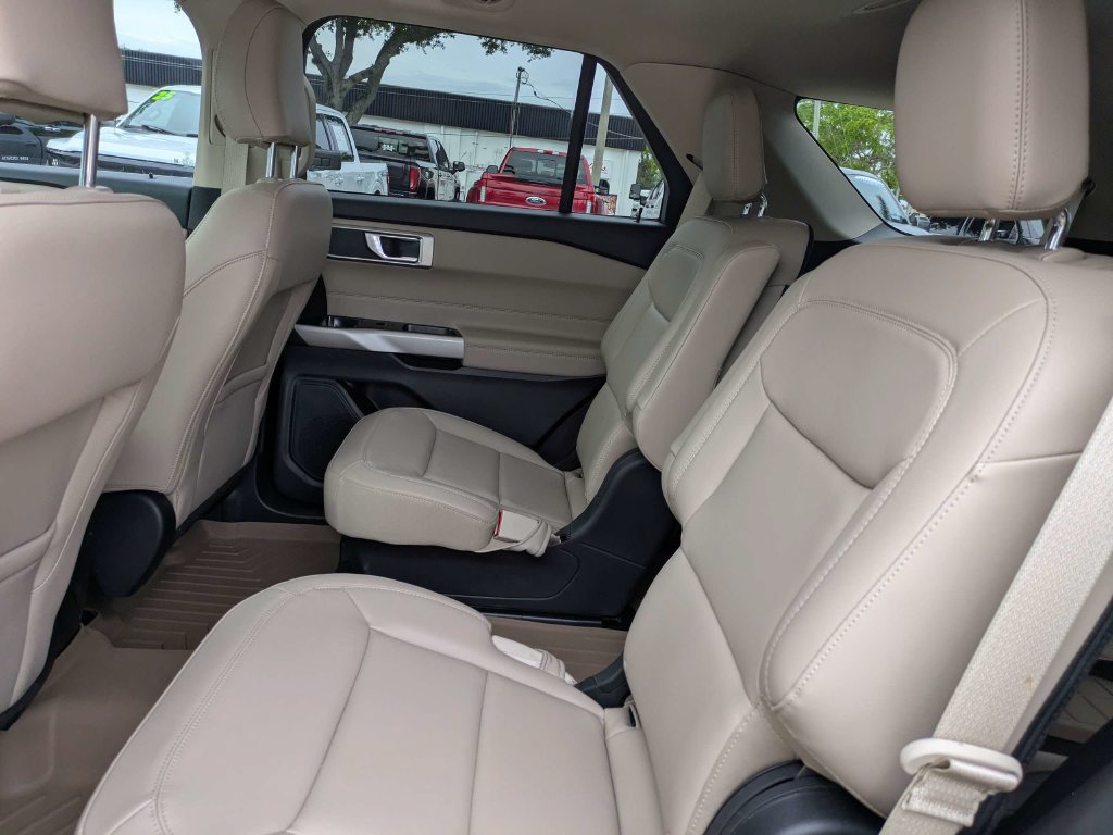 Certified 2024 Ford Explorer XLT AWD/4WD image 15