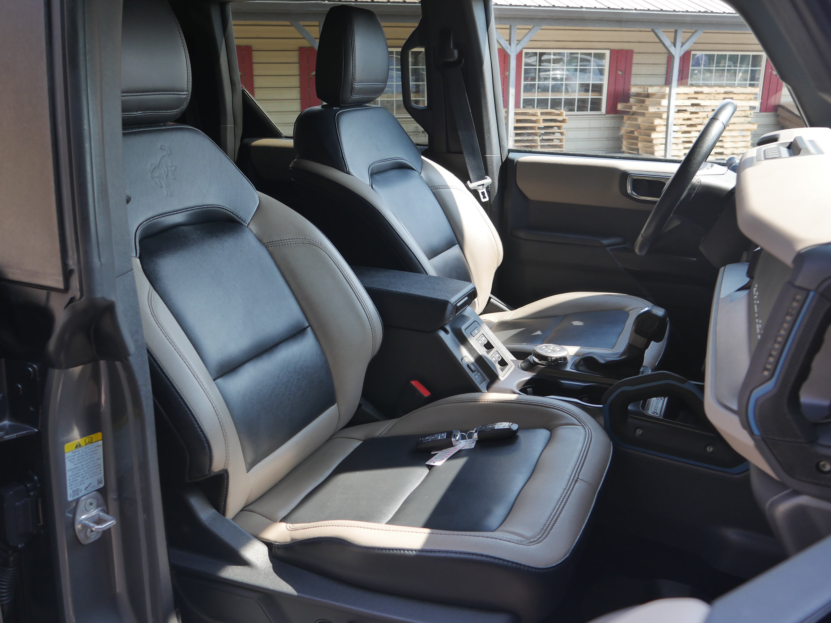 Certified 2024 Ford Bronco Wildtrak AWD/4WD image 29