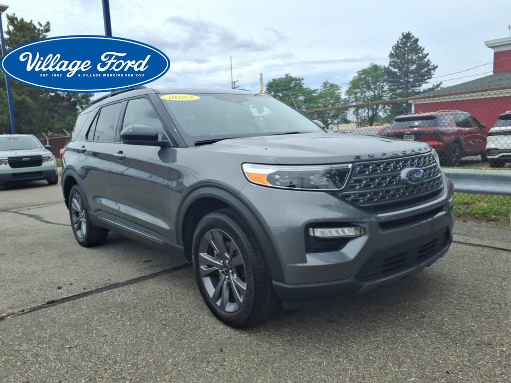 Certified 2023 Ford Explorer XLT w/ Equipment Group 202A AWD/4WD image 4