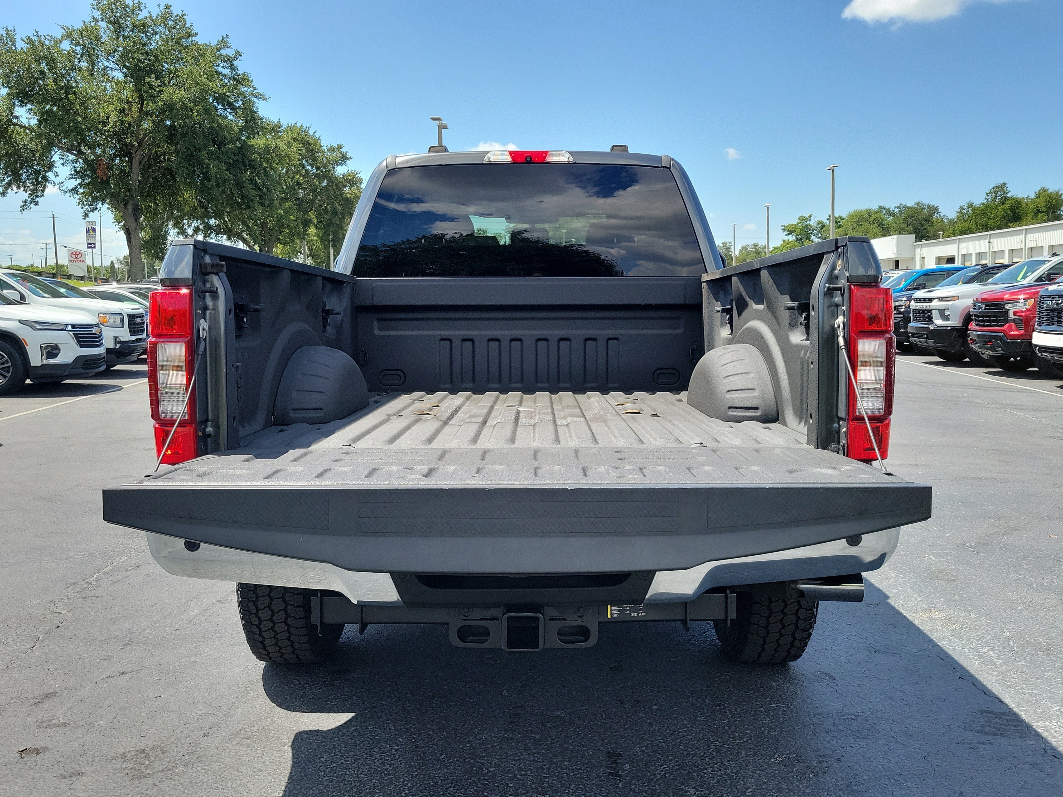 Certified 2020 Ford F250 XLT w/ XLT Premium Package AWD/4WD image 8