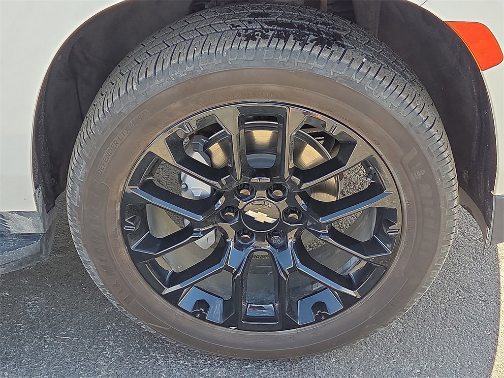 Used 2023 Chevrolet Tahoe Premier image 11