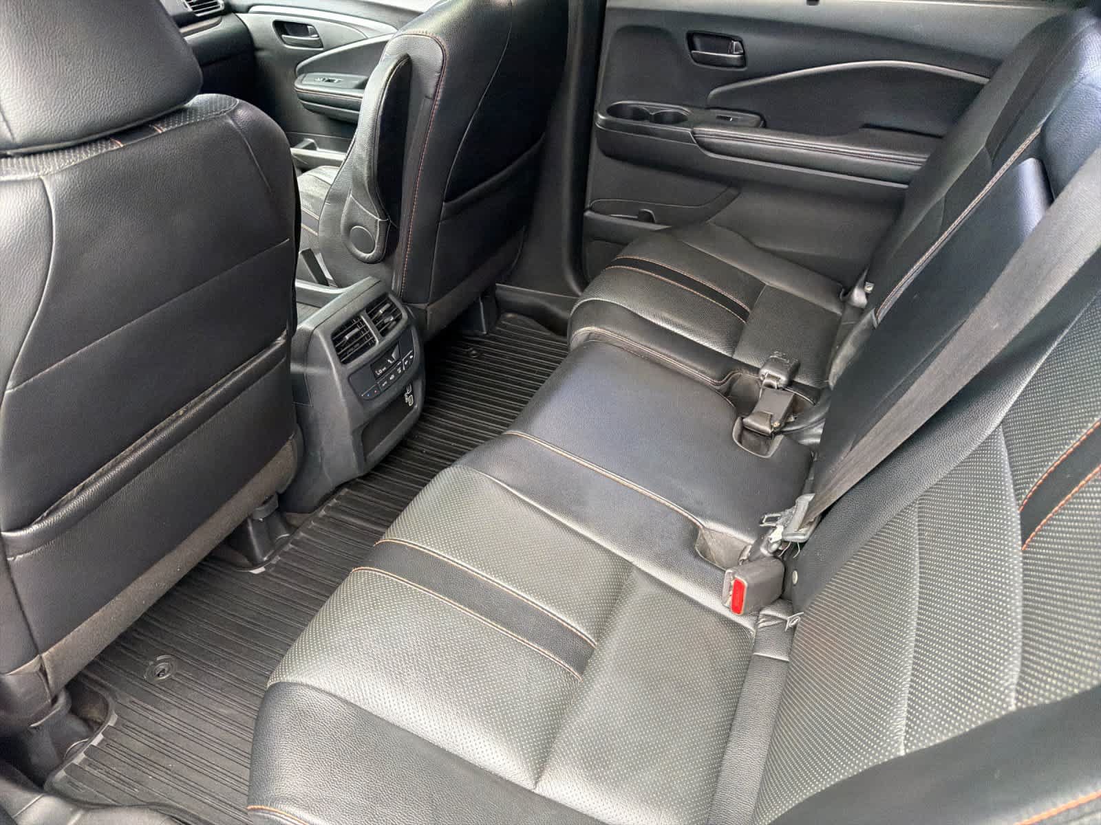 Used 2022 Honda Pilot TrailSport image 4