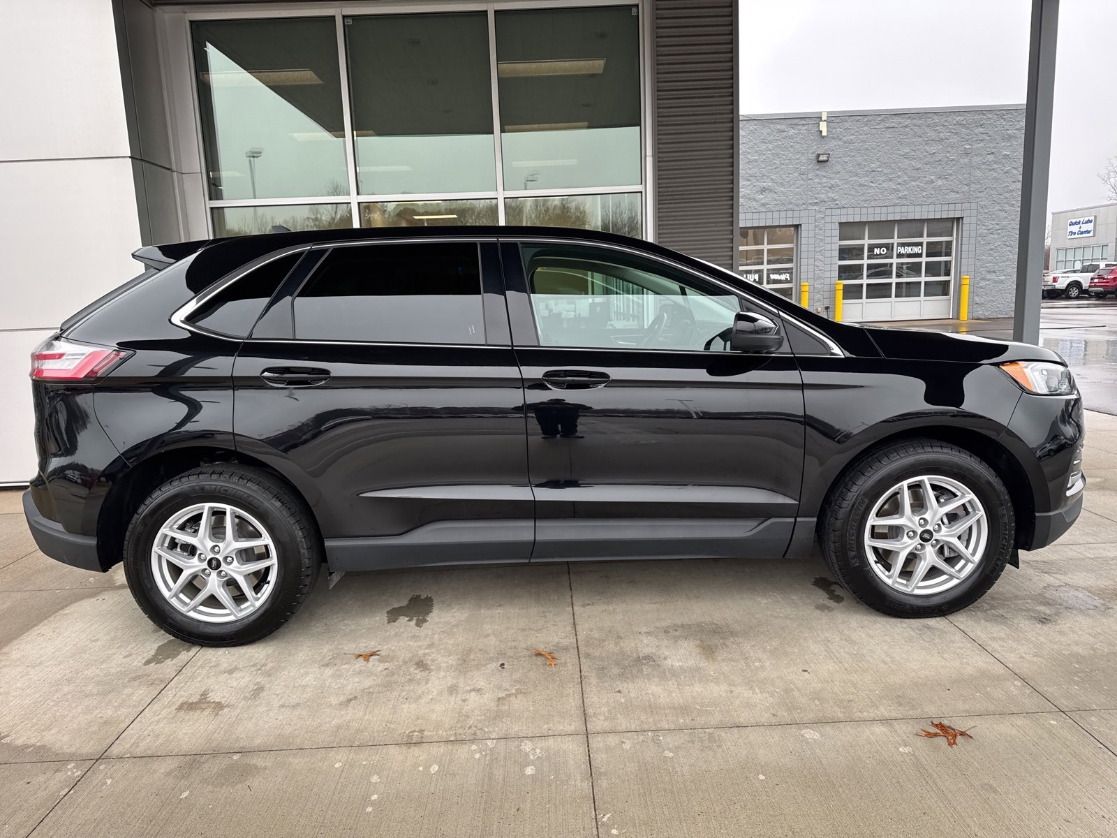 Certified 2024 Ford Edge SEL w/ Convenience Package image 8