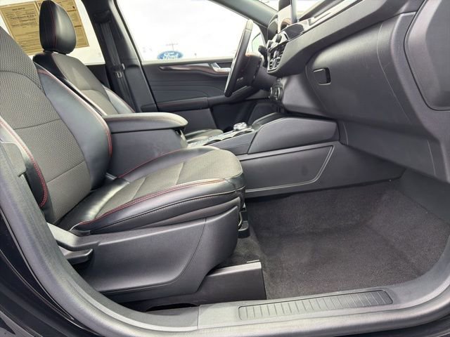 Certified 2024 Ford Escape ST-Line AWD/4WD image 16