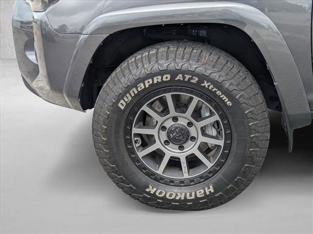 Used 2022 Toyota 4Runner SR5 AWD/4WD image 20