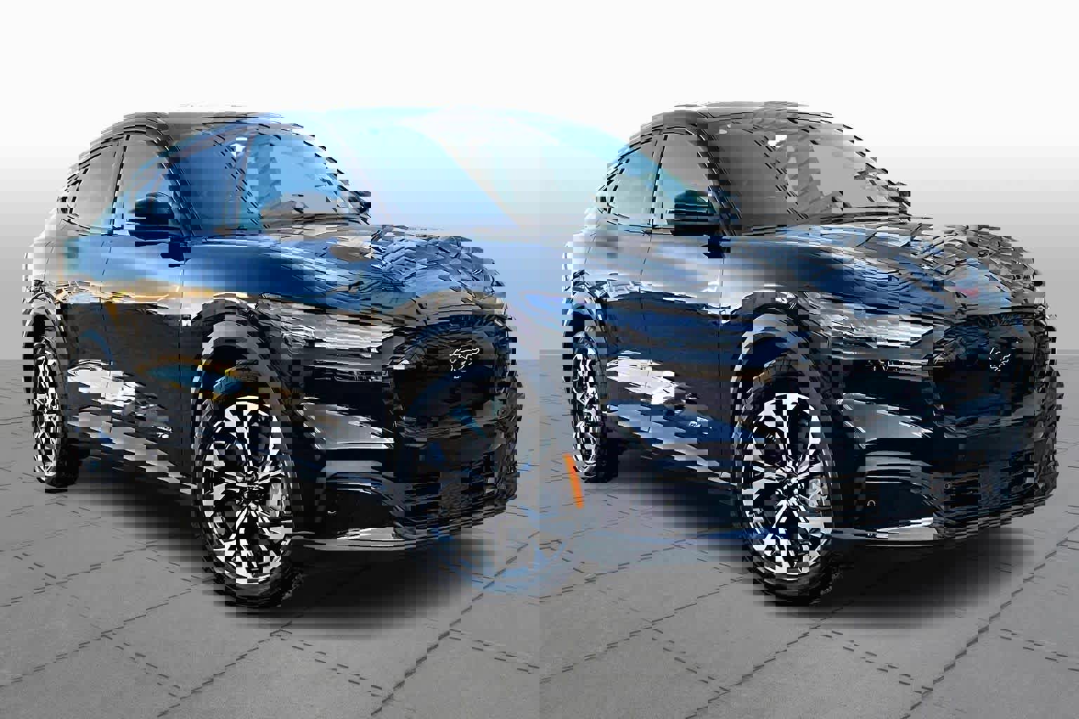 Certified 2025 Ford Mustang Mach-E Select w/ Comfort Package Lite image 2