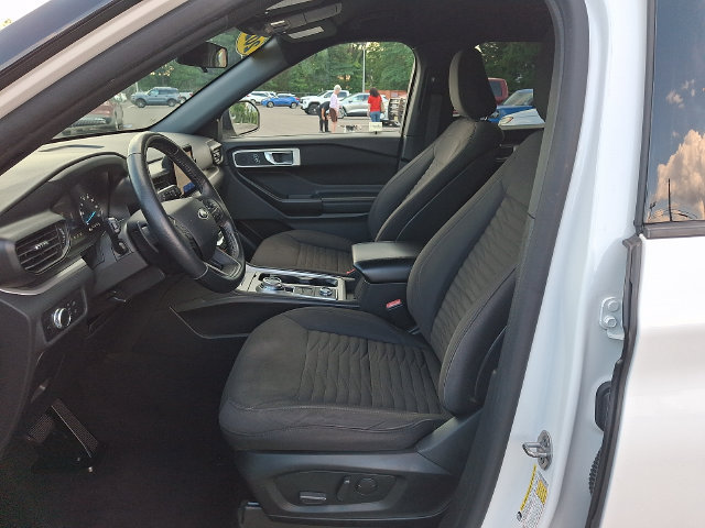 Certified 2020 Ford Explorer XLT w/ Comfort Package AWD/4WD image 13