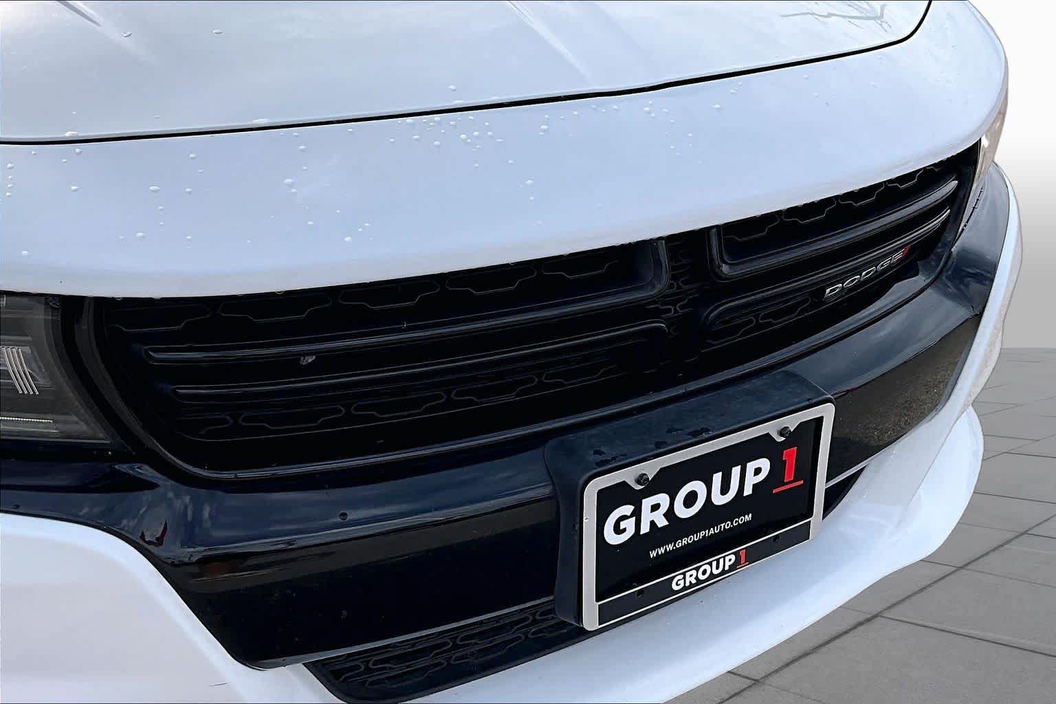 Used 2020 Dodge Charger SXT w/ Blacktop Package RWD image 27