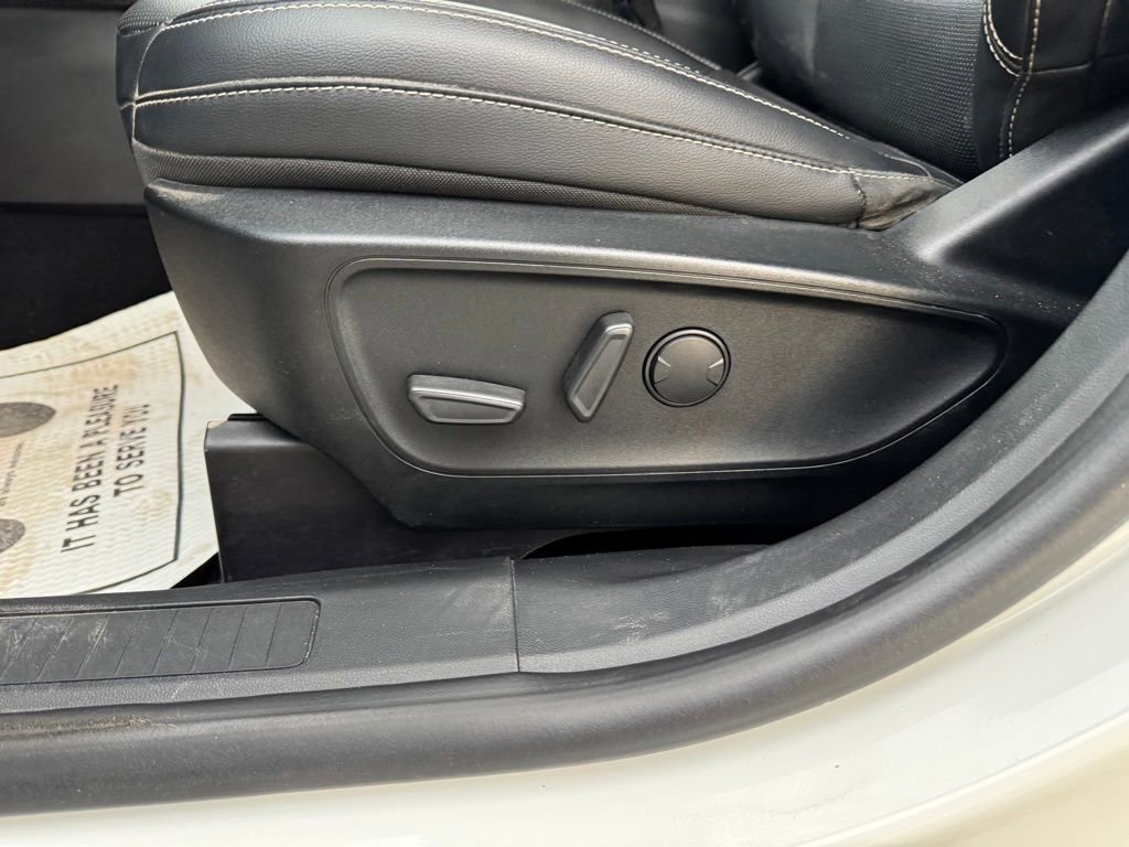 Certified 2020 Ford Escape SEL image 10