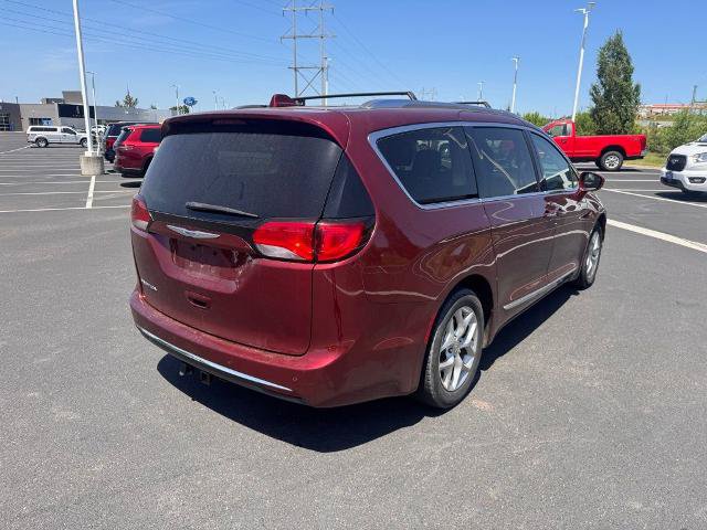 Used 2018 Chrysler Pacifica Touring-L w/ Tire & Wheel Group FWD image 7