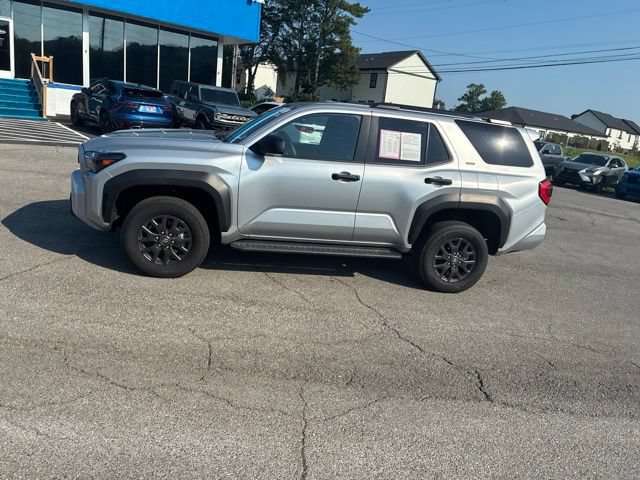 Used 2025 Toyota 4Runner SR5 AWD/4WD image 17