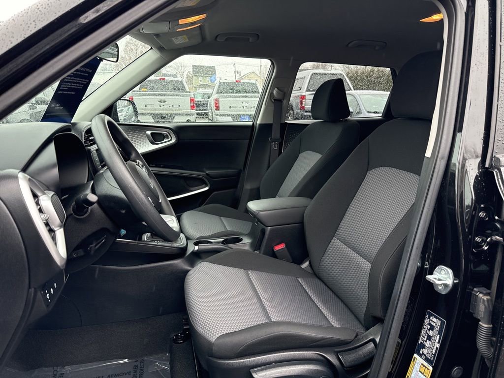 Used 2023 Kia Soul LX FWD image 14